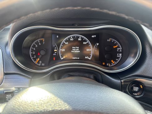 Used 2022 Jeep Grand Cherokee Limited image 16