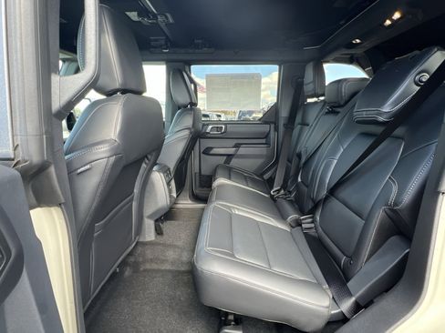 New 2025 Ford Bronco Outer Banks w/ Sasquatch Package image 23