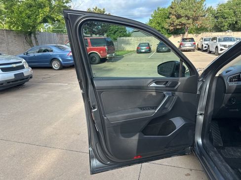 Used 2020 Volkswagen Tiguan S FWD image 9