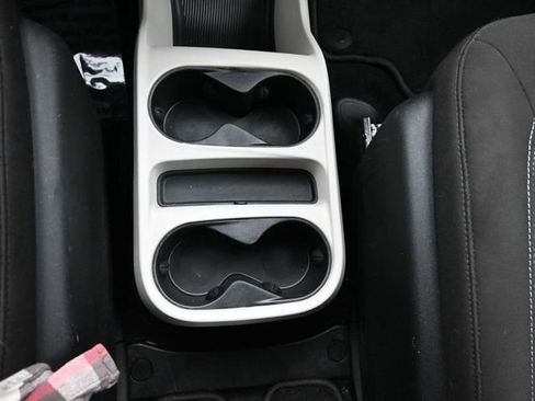 Used 2023 Chrysler Voyager LX FWD image 29