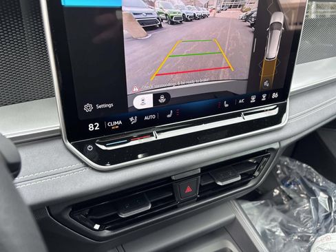 Used 2026 Volkswagen Tiguan SE R-Line AWD/4WD image 21