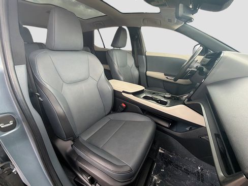 Used 2023 Lexus RZ 450e Premium w/ Accessory Package (Z1) image 33