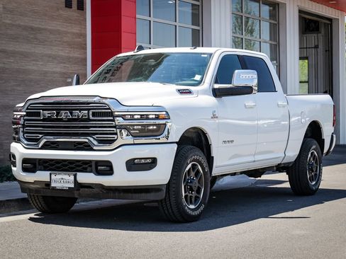 Used 2026 RAM 2500 Laramie AWD/4WD image 8