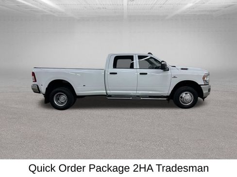 Used 2024 RAM 3500 Tradesman w/ Chrome Appearance Group AWD/4WD image 15