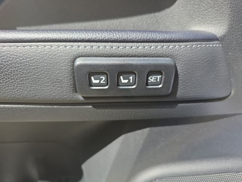 Used 2024 Toyota 4Runner Limited AWD/4WD image 17