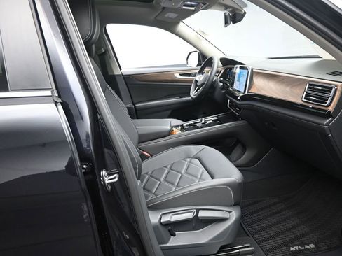 New 2026 Volkswagen Atlas SE image 29