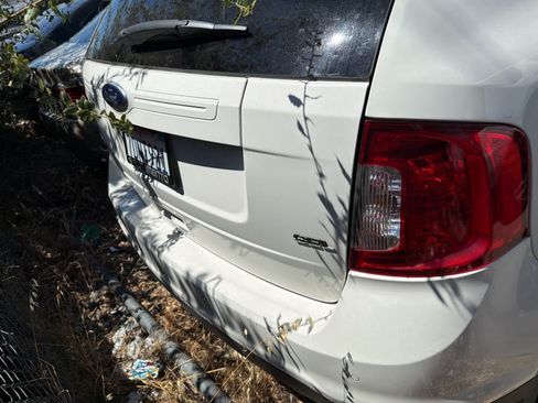 Used 2013 Ford Edge SEL FWD image 20