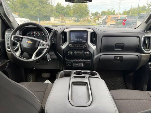 Used 2021 Chevrolet Silverado 2500 LT AWD/4WD image 15