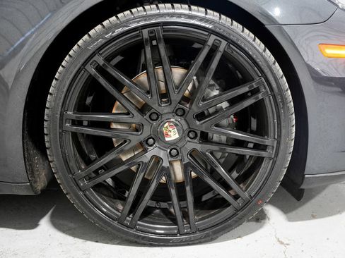 Used 2018 Porsche Panamera 4S AWD/4WD image 37