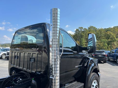 New 2026 Ford F650 2WD Regular Cab Super Duty image 28