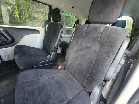 Used 2013 Dodge Grand Caravan SE FWD image 29
