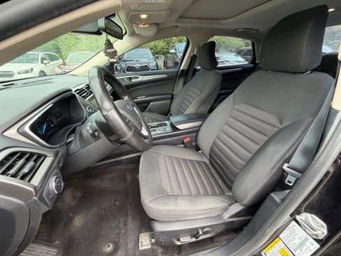 Used 2019 Ford Fusion SE FWD image 5