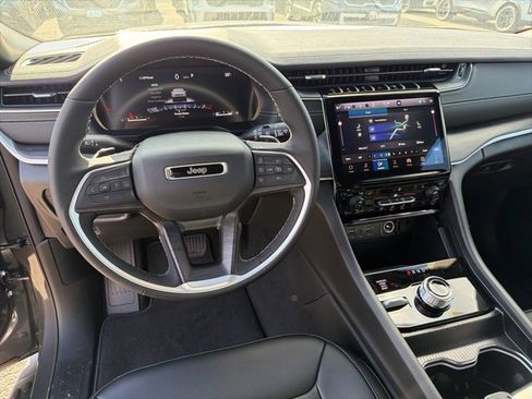 New 2025 Jeep Grand Cherokee L Limited image 15