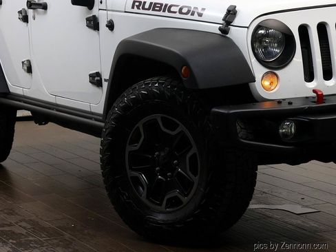 Used 2015 Jeep Wrangler Unlimited Rubicon AWD/4WD image 3