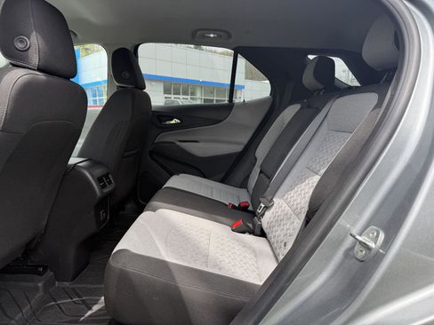 Used 2023 Chevrolet Equinox LS w/ LS Convenience Package AWD/4WD image 11