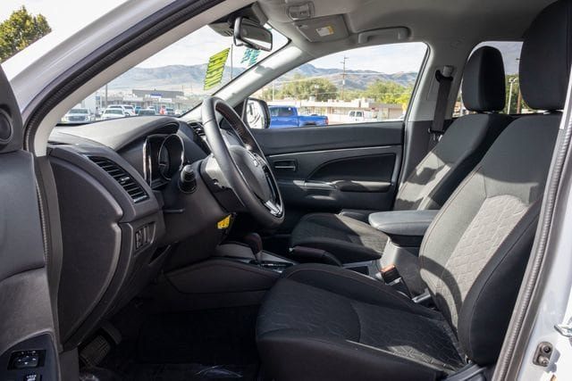 Used 2026 Mitsubishi Outlander Sport AWD image 6