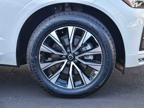 Used 2023 Volvo XC60 B5 Core w/ Climate Package image 10