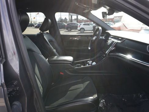 Used 2023 Jeep Grand Cherokee Altitude image 31