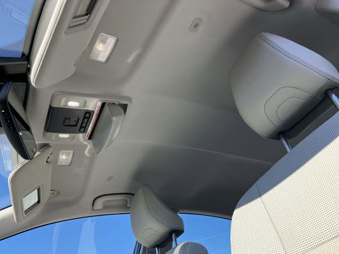 Used 2025 Toyota Camry XLE image 20