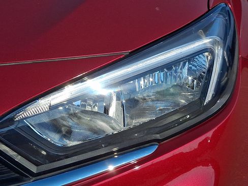 Used 2023 Buick Encore GX Select w/ Sport Touring Package FWD image 9