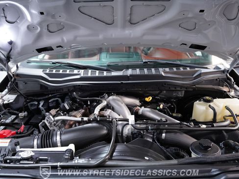 Used 2021 Ford F350 Platinum AWD/4WD image 3