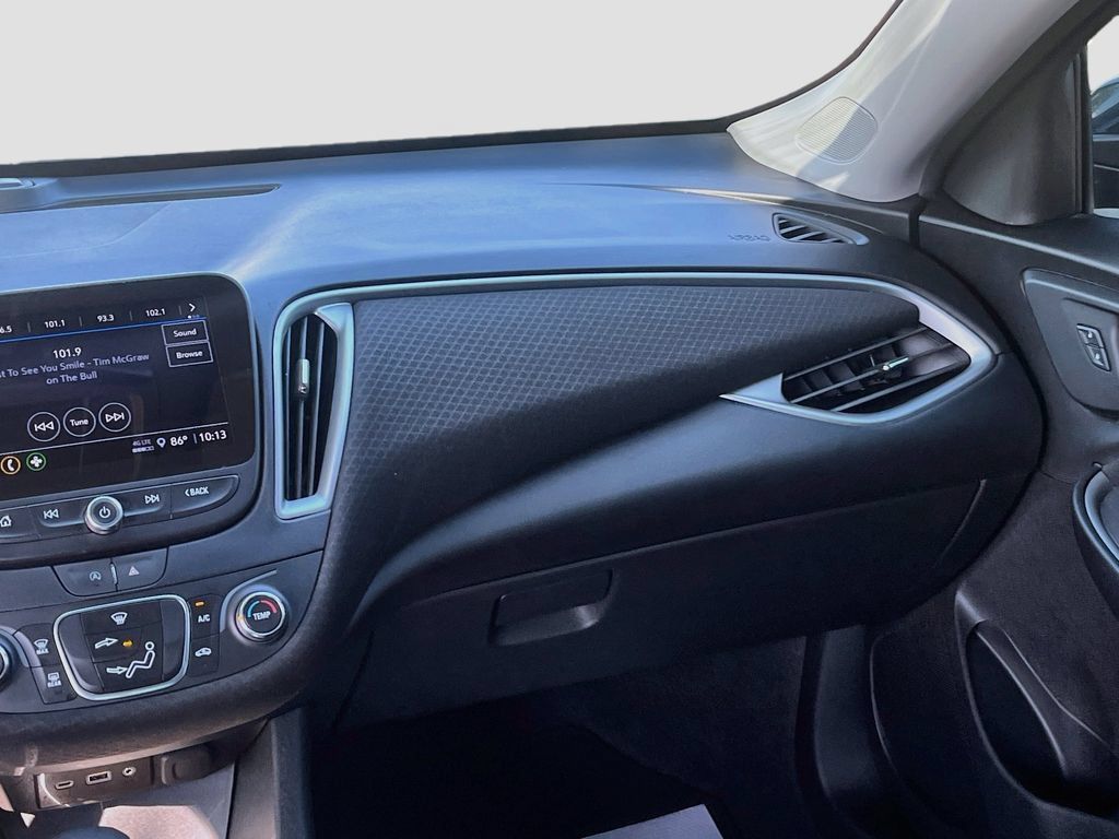 Used 2024 Chevrolet Malibu RS FWD image 21