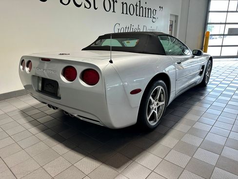 Used 2001 Chevrolet Corvette Convertible w/ Preferred Equipment Group2 RWD image 6