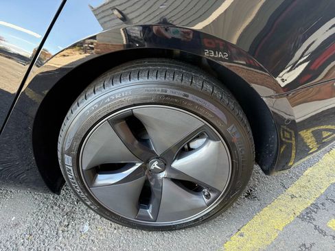 Used 2018 Tesla Model 3 Long Range image 36