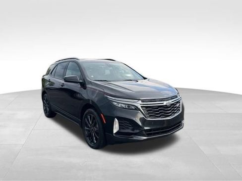 Used 2023 Chevrolet Equinox RS w/ LPO, Floor Liner Package FWD image 7