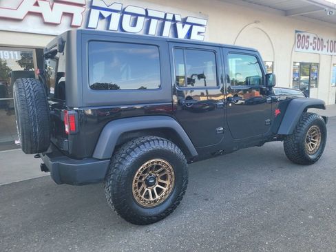 Used 2017 Jeep Wrangler Unlimited Sport w/ Connectivity Group AWD/4WD image 3