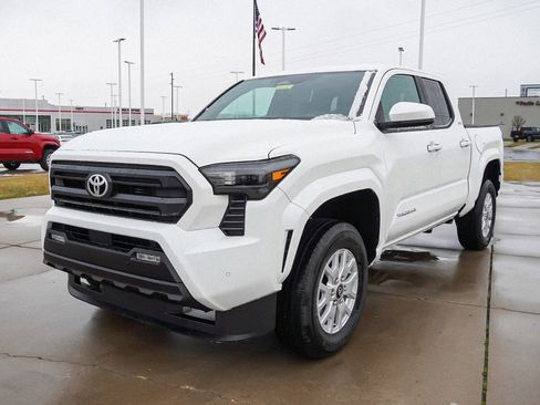 New 2026 Toyota Tacoma SR5 image 4