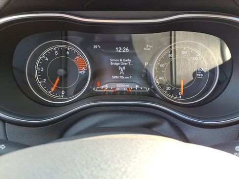 Used 2019 Jeep Cherokee Limited image 18