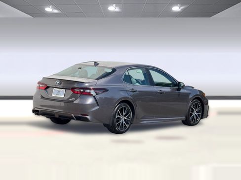 Used 2024 Toyota Camry SE w/ Audio Upgrade Package FWD image 9