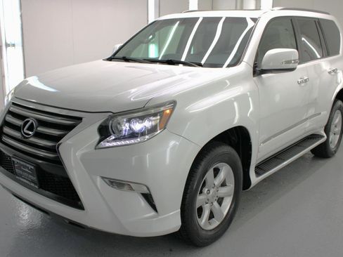 Used 2014 Lexus GX 460 image 4