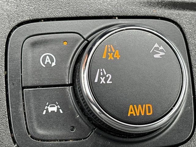 Used 2023 Chevrolet Traverse LT AWD/4WD image 19