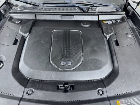 Used 2024 Cadillac Lyriq Tech RWD image 32