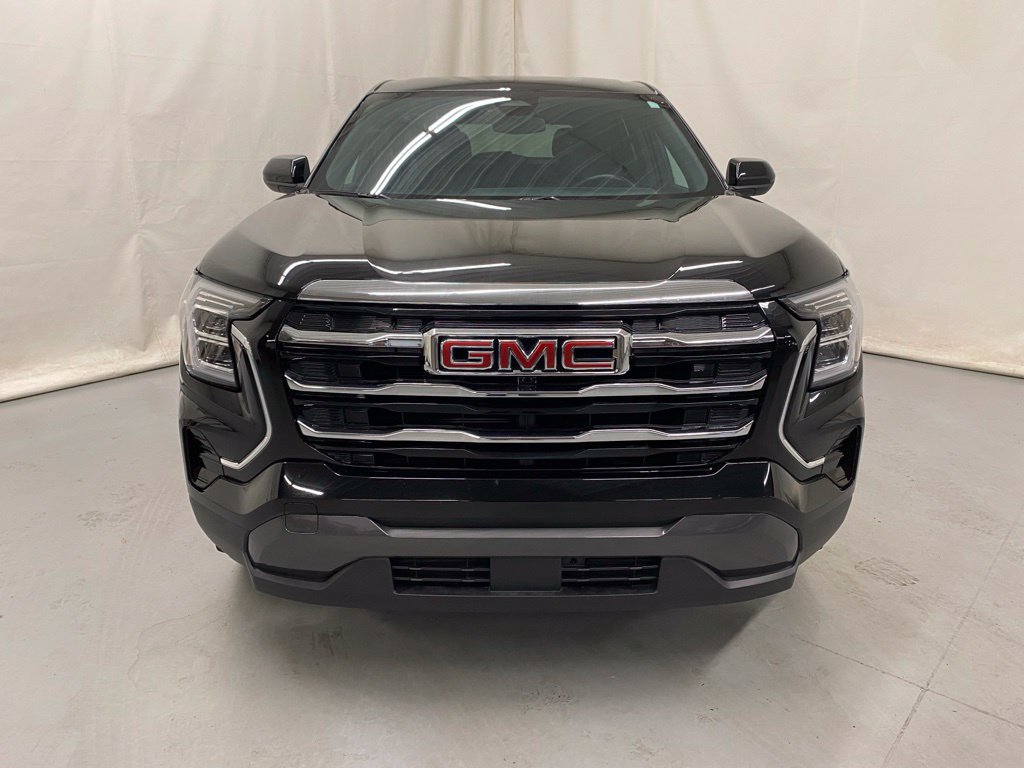 Used 2025 GMC Terrain Elevation AWD/4WD image 3