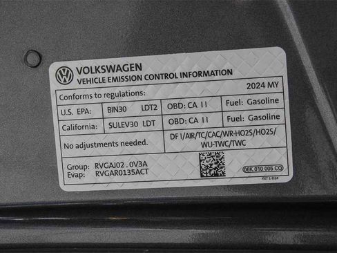 Used 2024 Volkswagen Tiguan SE R-Line image 28
