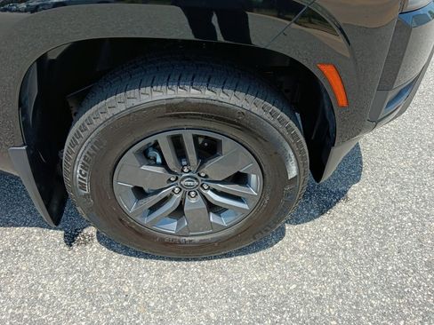 Used 2026 Nissan Frontier SV w/ Tow Package RWD image 25