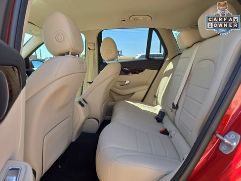 Used 2019 Mercedes-Benz GLC 300 4MATIC image 13