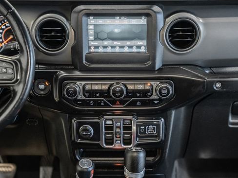 Used 2022 Jeep Wrangler Unlimited Sport AWD/4WD image 25
