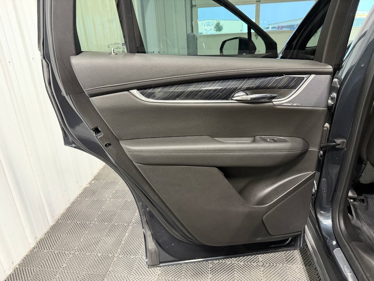 Used 2020 Cadillac XT6 Premium Luxury AWD/4WD image 43