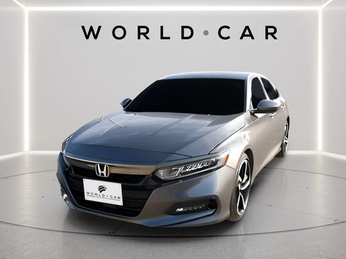 Used 2018 Honda Accord Sport image 4