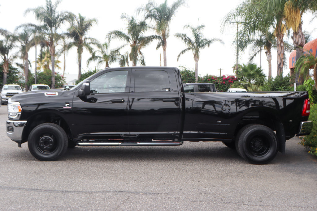 Used 2024 RAM 3500 Tradesman w/ Chrome Appearance Group AWD/4WD image 5