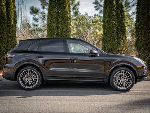Used 2022 Porsche Cayenne Platinum Edition AWD/4WD image 9