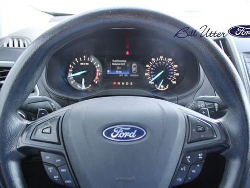 Used 2018 Ford Edge SE image 10