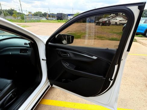 Used 2017 Chevrolet Impala LT image 33