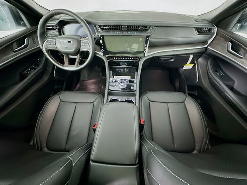 New 2026 Jeep Grand Cherokee L Limited AWD/4WD image 9
