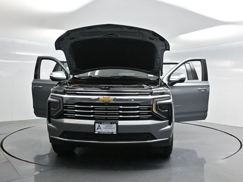 Used 2025 Chevrolet Suburban Premier image 56