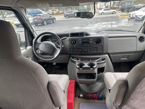 Used 2014 Ford E-350 and Econoline 350 XLT image 10